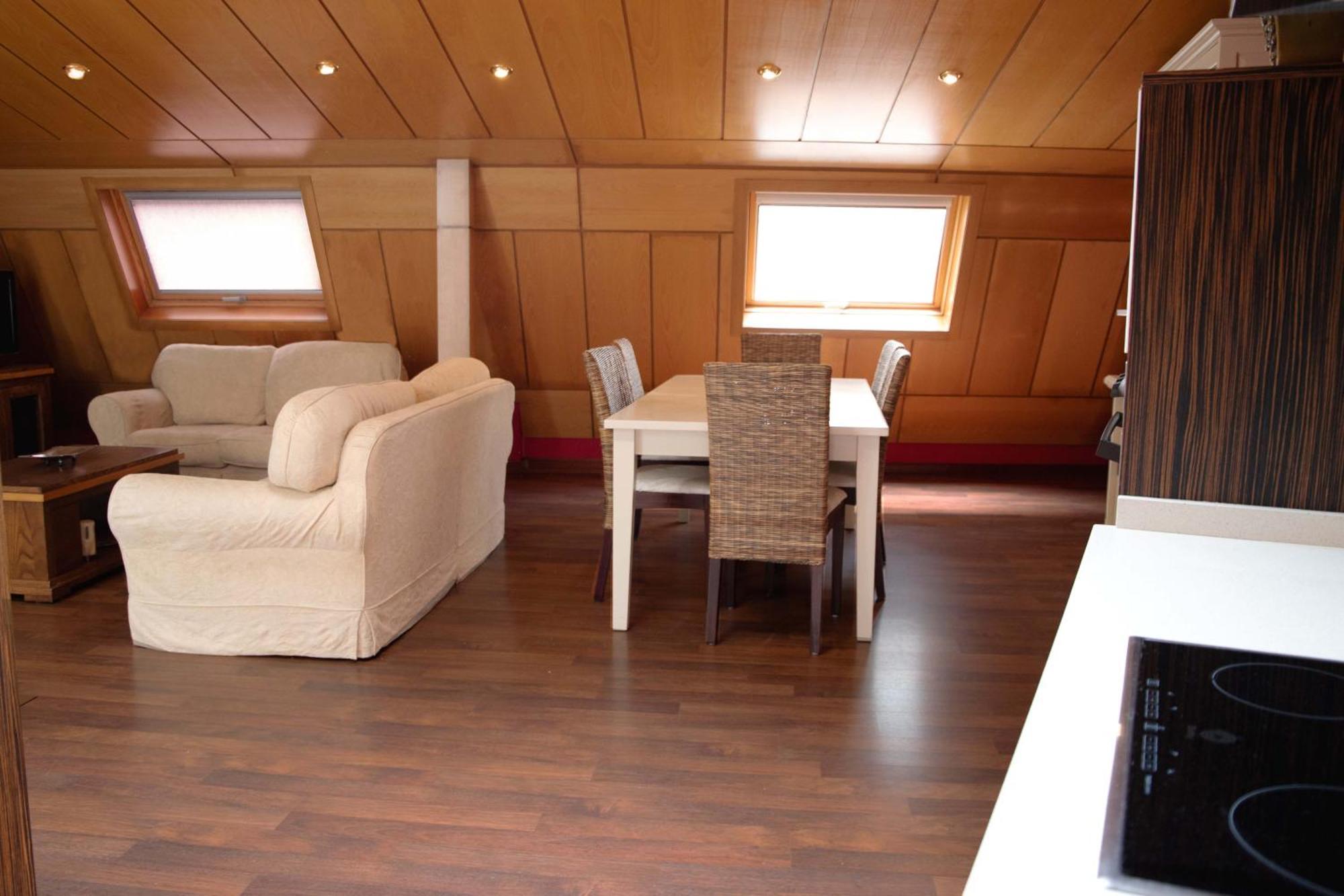 Apartamento En Ribeira Esterno foto